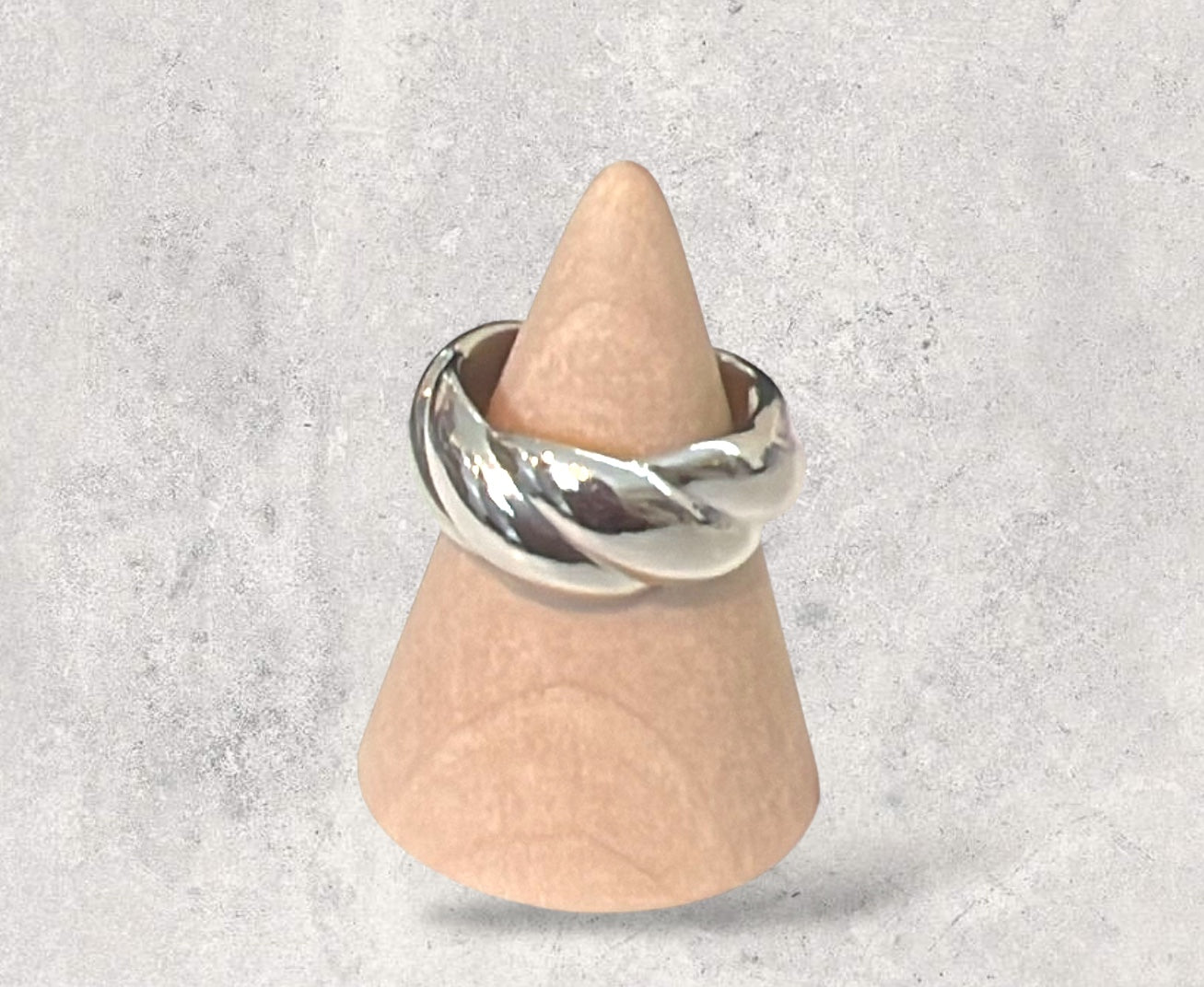 Swirl Elegance Ring