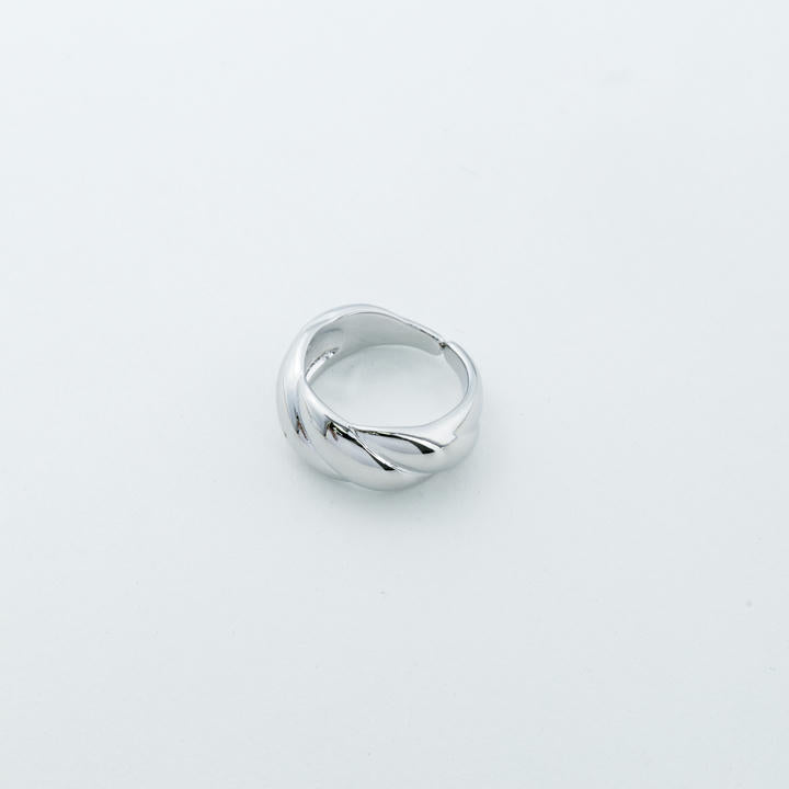 Swirl Elegance Ring