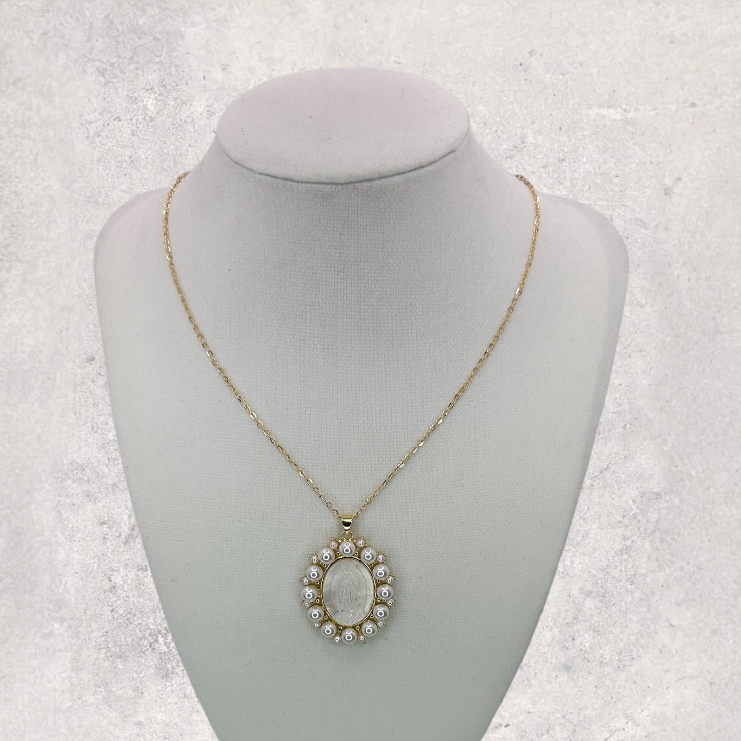 Virgen Pearl Necklace