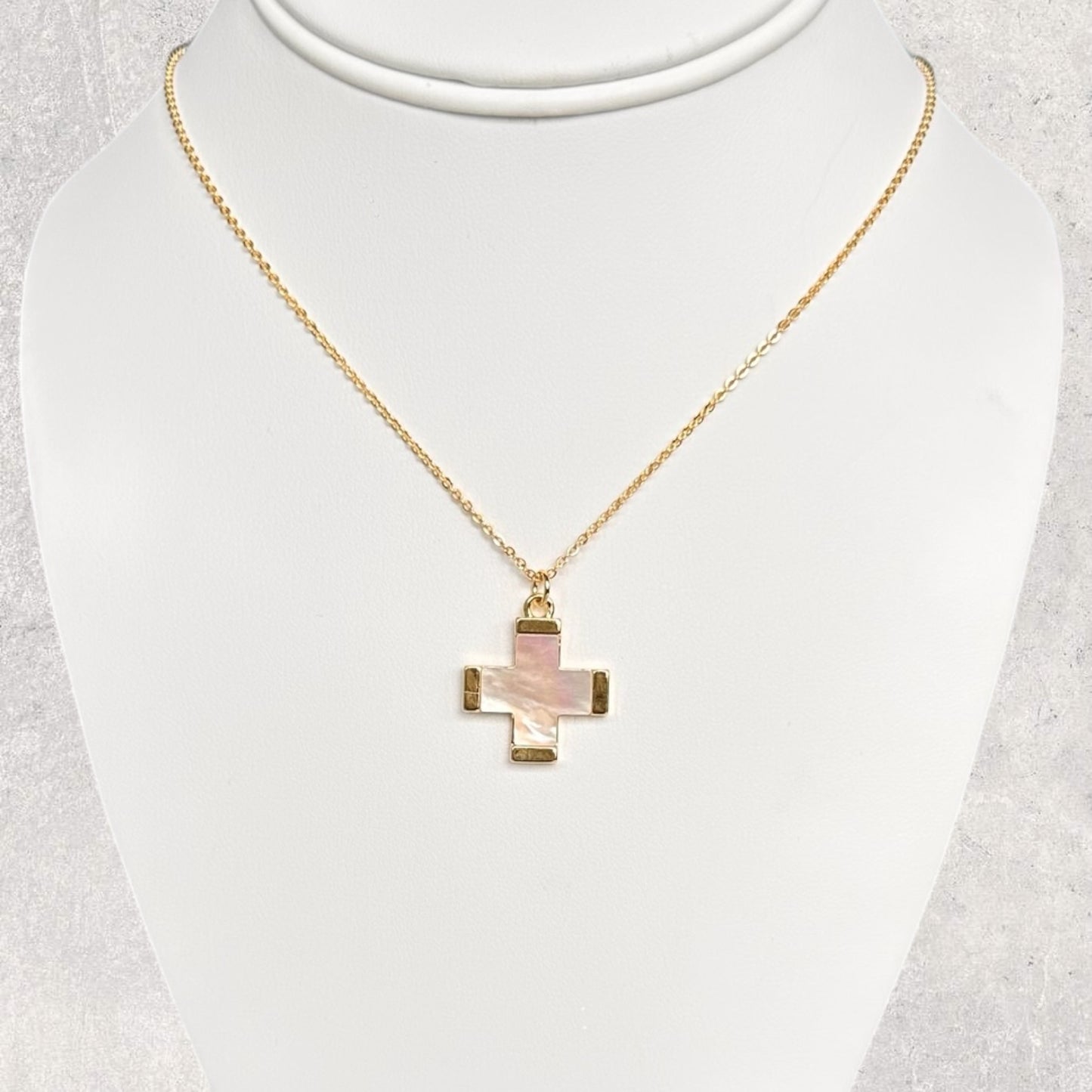 Olivia Medium Necklace